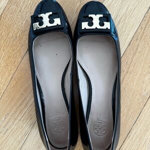 Patent leather womens shoes